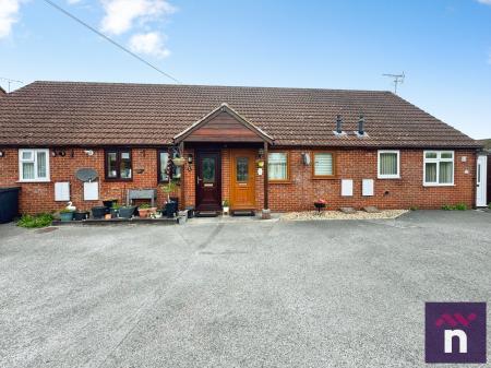 1 bedroom Bungalow for sale in Woodcock Road, Warminster, BA12