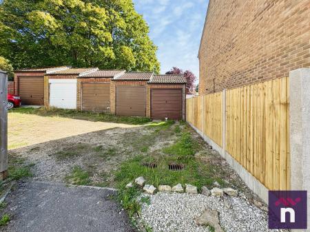 2 bedroom Terraced House for sale in Foxley Close, Warminster, BA12