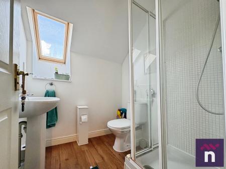 3 bedroom Detached house to let in Bashkir Road, Westbury, BA13