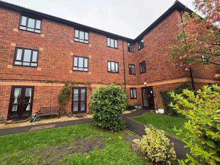 2 bedroom Flat to let in Buttons Yard, Warminster, BA12