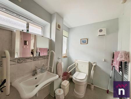 2 bedroom Bungalow for sale in Damask Way, Warminster, BA12