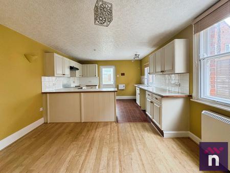 3 bedroom Semi-detached house to let in High Street, Codford, BA12