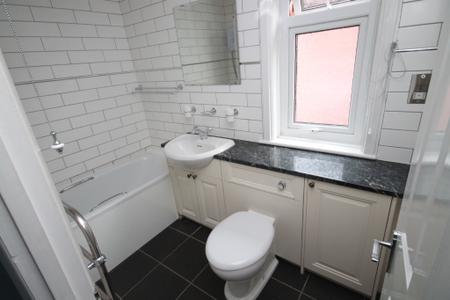 3 bedroom Terraced House to let in High Street, Codford, BA12