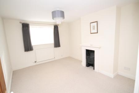 2 bedroom Terraced House to let in Victoria Road, Warminster, BA12