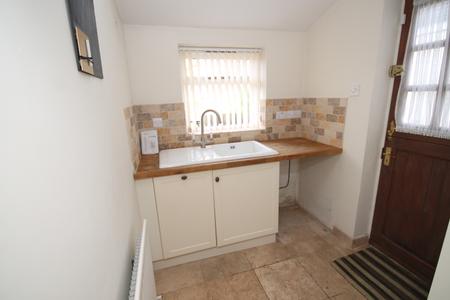 2 bedroom Terraced House to let in Victoria Road, Warminster, BA12
