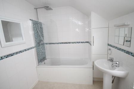 2 bedroom Terraced House to let in Victoria Road, Warminster, BA12