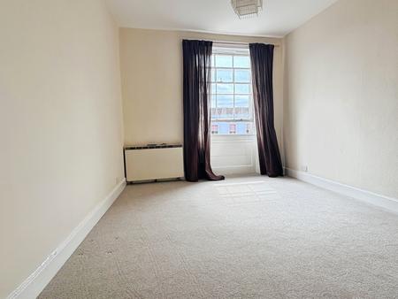 1 bedroom Flat to let in Market Place, Warminster, BA12
