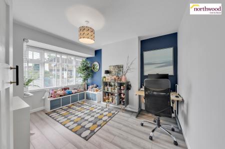 2 bedroom End of terrace house for sale in Briar Road, Watford, WD25