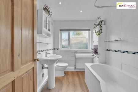 2 bedroom Terraced House for sale in Garfield Street, Watford, WD24