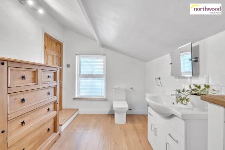 2 bedroom Terraced House for sale in Garfield Street, Watford, WD24