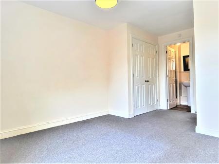 2 bedroom Flat for sale in Malden Road, Nascot Wood, Watford, WD17