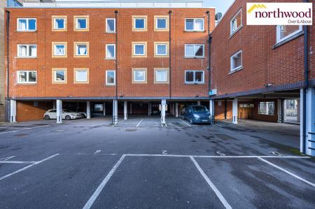 2 bedroom Flat for sale in Malden Road, Nascot Wood, Watford, WD17