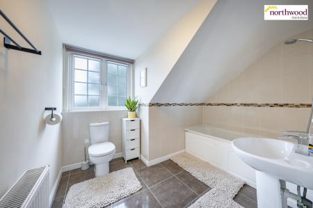 3 bedroom Town house for sale in Rickmansworth Road, Watford, WD18