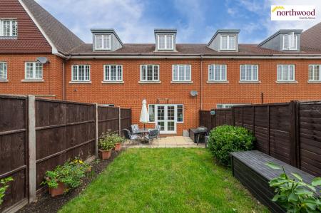 3 bedroom Town house for sale in Rickmansworth Road, Watford, WD18