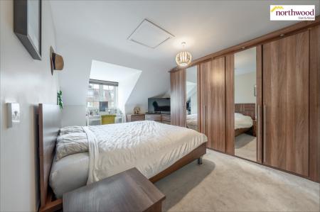 3 bedroom Town house for sale in Rickmansworth Road, Watford, WD18