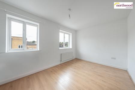 4 bedroom House for sale in Wander Wharf, Kings Langley, WD4