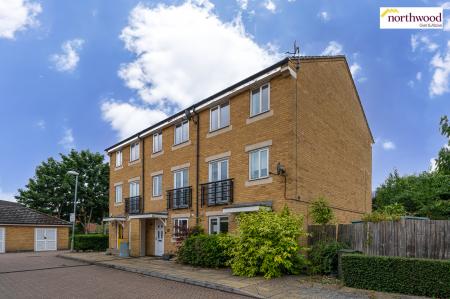 4 bedroom House for sale in Wander Wharf, Kings Langley, WD4