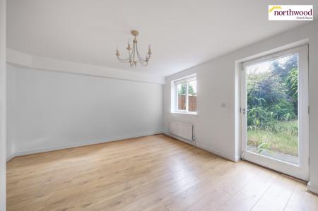 4 bedroom House for sale in Wander Wharf, Kings Langley, WD4