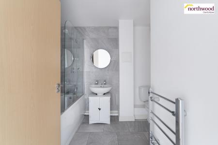 4 bedroom House for sale in Wander Wharf, Kings Langley, WD4