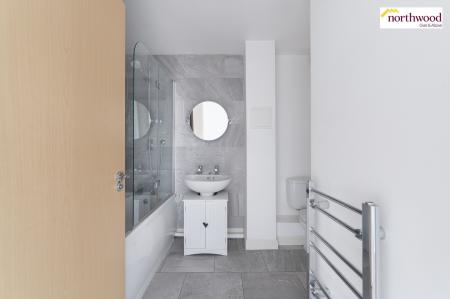 4 bedroom House for sale in Wander Wharf, Kings Langley, WD4