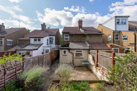 3 bedroom Semi-detached house for sale in Water Lane, Watford, WD17