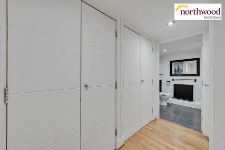 1 bedroom Flat for sale in Gammons Lane, Watford, WD24