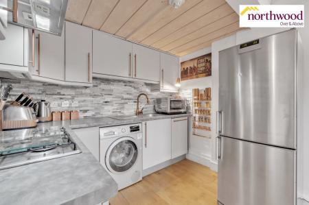 1 bedroom Flat for sale in Gammons Lane, Watford, WD24