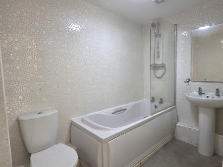 1 bedroom Flat to let in Pumphouse Crescent, Watford, WD17
