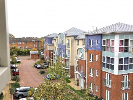 1 bedroom Flat to let in Pumphouse Crescent, Watford, WD17