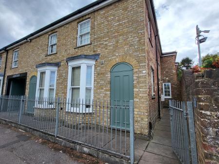 1 bedroom Maisonette to let in Sparrows Herne, Bushey, WD23