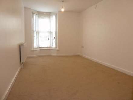 1 bedroom Maisonette to let in Sparrows Herne, Bushey, WD23