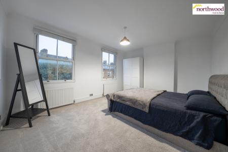 2 bedroom Terraced House for sale in Loates Lane, Watford, WD17