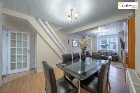 4 bedroom End of terrace house for sale in Cassiobridge Road, Watford, WD18