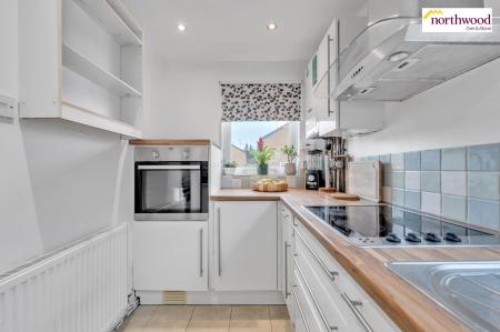 2 bedroom Semi-detached house for sale in Greensward, Bushey, WD23