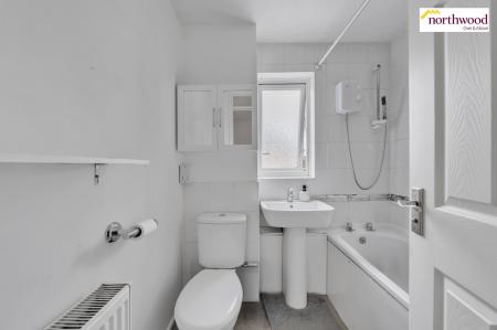 2 bedroom Semi-detached house for sale in Greensward, Bushey, WD23