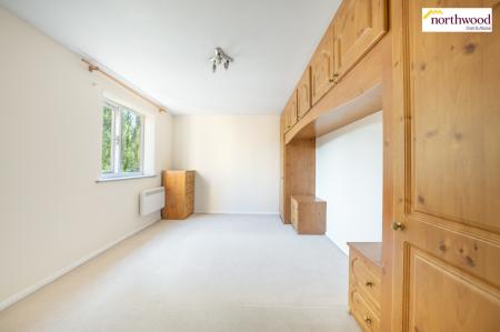 2 bedroom Flat for sale in Pioneer Way, Watford, WD18