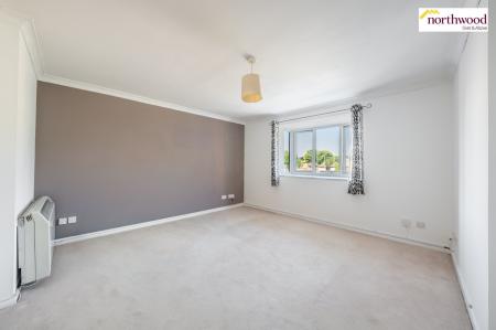 2 bedroom Flat for sale in Pioneer Way, Watford, WD18