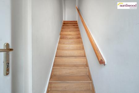 1 bedroom Flat for sale in Church Lane, Kings Langley, WD4