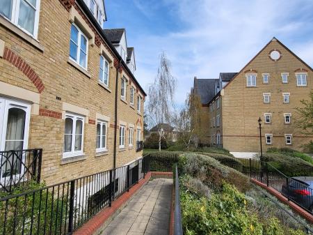 Exeter Close, Watford, WD24