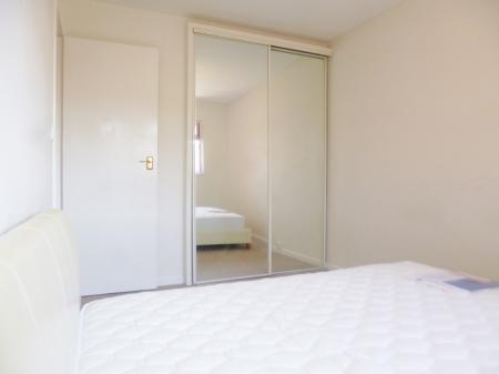 3 bedroom Terraced House to let in Meadow Road, Bushey, WD23