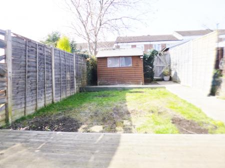 3 bedroom Terraced House to let in Meadow Road, Bushey, WD23