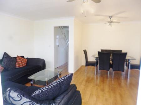 3 bedroom Terraced House to let in Meadow Road, Bushey, WD23