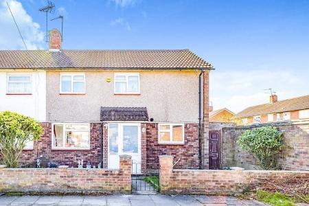 3 bedroom Terraced House to let in Lea Bushes, Garston, Watford, WD25