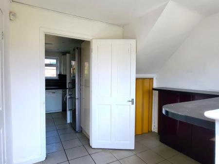 3 bedroom Terraced House to let in Lea Bushes, Garston, Watford, WD25