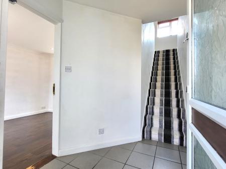 3 bedroom Terraced House to let in Lea Bushes, Garston, Watford, WD25