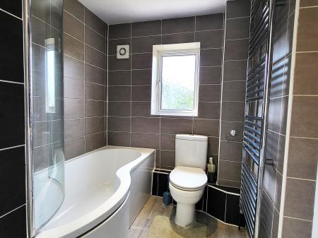 3 bedroom Terraced House to let in Lea Bushes, Garston, Watford, WD25