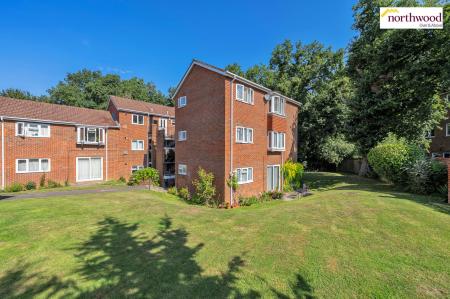 1 bedroom Flat for sale in Romilly Drive, Watford, WD19
