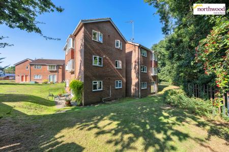 1 bedroom Flat for sale in Romilly Drive, Watford, WD19
