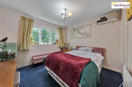 1 bedroom Flat for sale in Romilly Drive, Watford, WD19