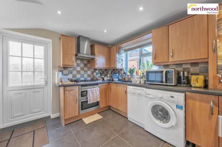 3 bedroom Detached house for sale in Bournehall Avenue, Bushey, WD23